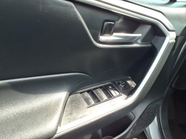 Used 2024 Toyota RAV4 XLE FWD image 3