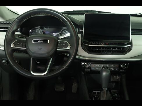Used 2022 Jeep Compass Limited w/ Sun and Sound Group AWD/4WD image 17
