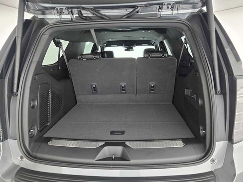 New 2025 Chevrolet Suburban Premier image 14