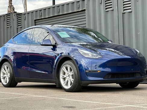 Used 2023 Tesla Model Y Long Range image 10