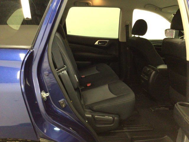 Used 2020 Nissan Pathfinder S AWD/4WD image 10