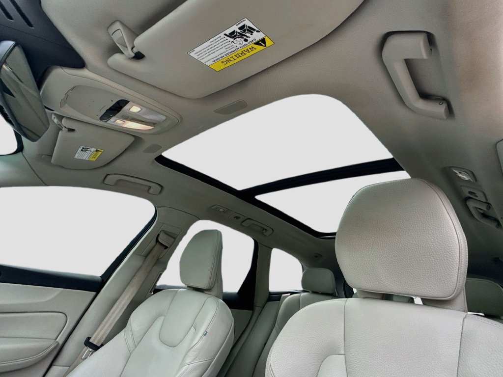 Used 2024 Volvo XC60 B5 Plus w/ Protection Package Premier AWD/4WD image 15