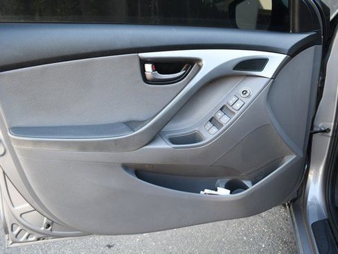 Used 2011 Hyundai Elantra Limited w/ Premium Pkg 5 FWD image 13