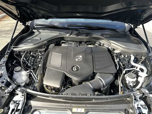 Used 2025 Mercedes-Benz GLC 300 image 14