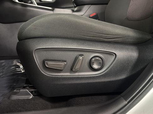 Used 2023 Toyota RAV4 XLE AWD/4WD image 15