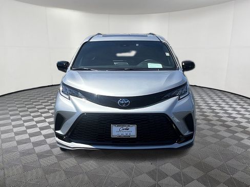 Used 2025 Toyota Sienna XSE AWD/4WD image 2