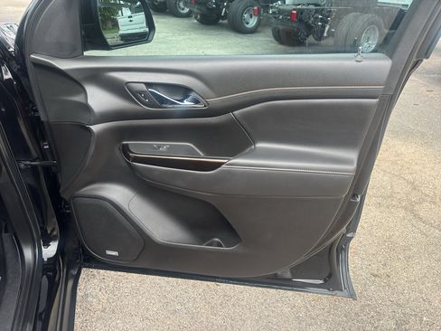 Used 2023 GMC Acadia AT4 w/ Technology Package image 15