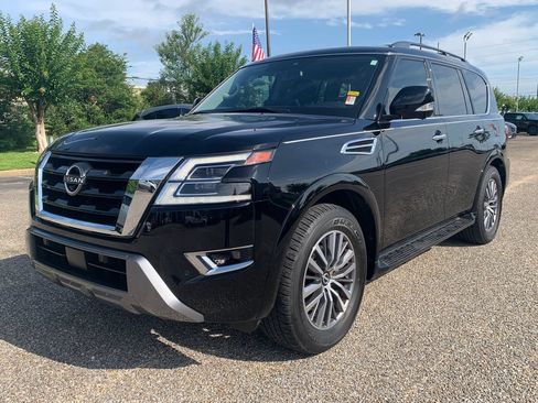 Used 2023 Nissan Armada SL w/ Captain's Chairs Package RWD image 4