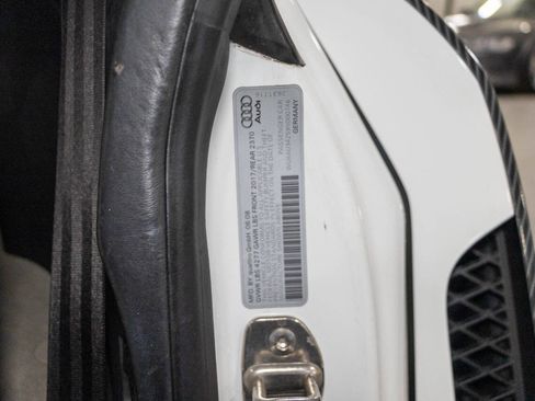 Used 2009 Audi R8 V8 image 16