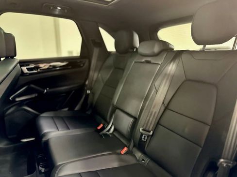 Used 2021 Porsche Cayenne w/ Driver Memory Package image 45