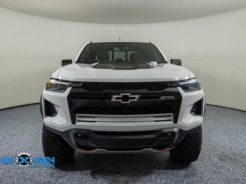 Used 2024 Chevrolet Colorado ZR2 w/ ZR2 Convenience Package III AWD/4WD image 2