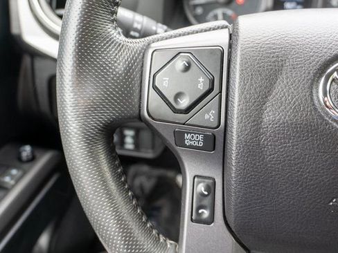 Used 2022 Toyota Tacoma TRD Sport AWD/4WD image 21