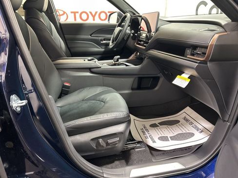 Used 2026 Toyota Grand Highlander image 13