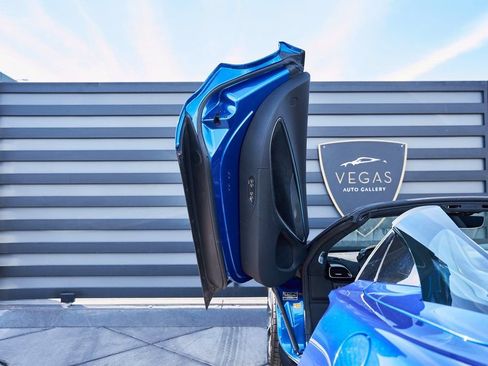 Used 2025 McLaren Artura Spider RWD image 36