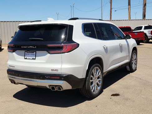 Used 2024 GMC Acadia Denali w/ Super Cruise Package FWD image 4