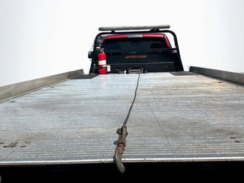 Used 2015 RAM 5500 SLT w/ Quick Order Package 29G SLT RWD image 22