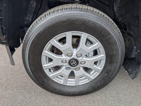 Used 2025 Toyota Tacoma SR5 image 12