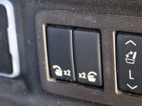 Used 2025 Chevrolet Tahoe LT w/ Comfort Package image 32