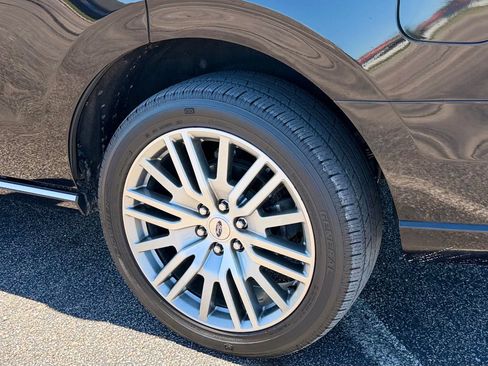 Certified 2022 Ford Expedition Platinum image 17