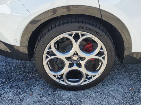 Used 2024 Alfa Romeo Tonale Veloce image 5