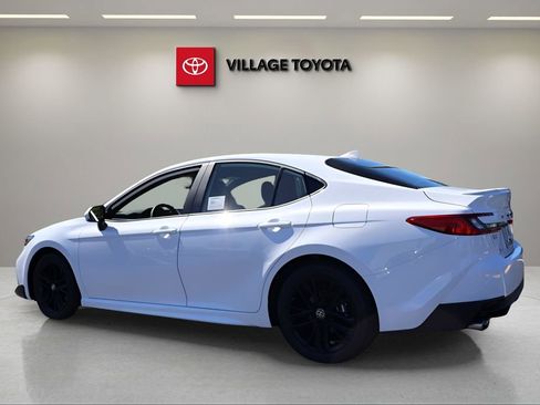 New 2026 Toyota Camry SE image 3