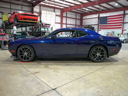 Used 2017 Dodge Challenger R/T Scat Pack RWD image 4