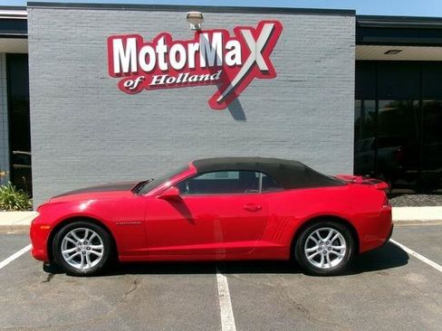 Used 2015 Chevrolet Camaro LT RWD image 1