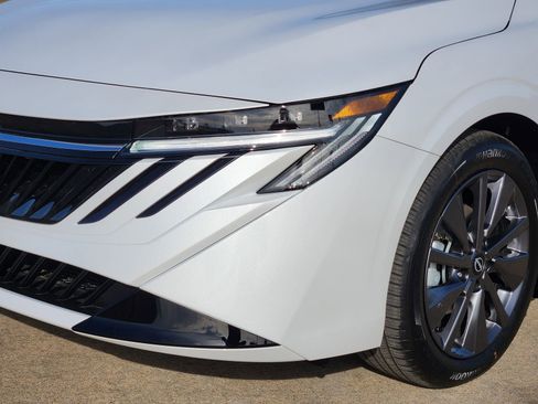 New 2026 Nissan Sentra SL w/ Floor Mat Package FWD image 9