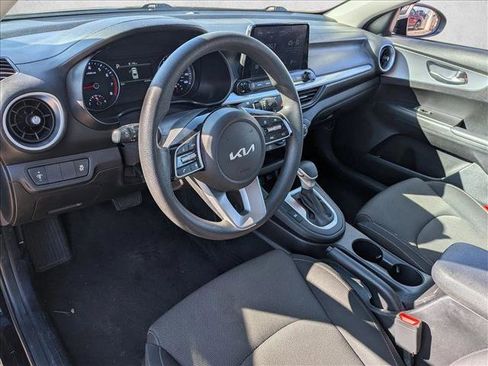 Used 2023 Kia Forte LXS image 9