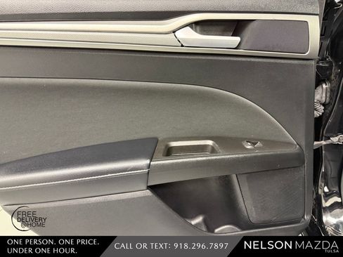 Used 2018 Ford Fusion SE FWD image 33
