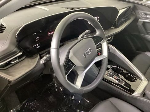 Certified 2025 Audi Q5 Premium w/ Convenience Package image 9