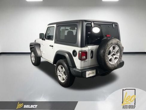 Used 2021 Jeep Wrangler Sport AWD/4WD image 4