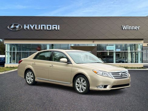 Used 2011 Toyota Avalon FWD image 4