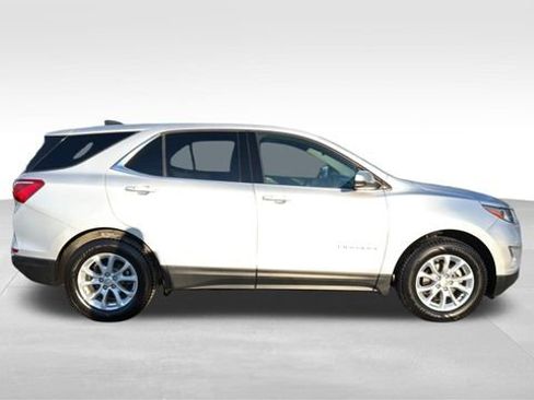 Used 2019 Chevrolet Equinox LT image 3