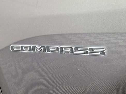 Used 2024 Jeep Compass Latitude AWD/4WD image 12