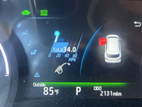 Used 2025 Toyota Sienna XLE image 10