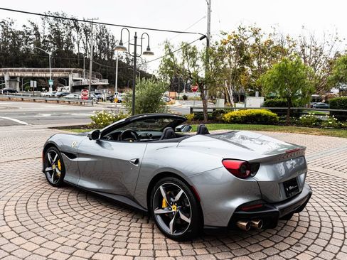 Certified 2022 Ferrari Portofino M RWD image 8