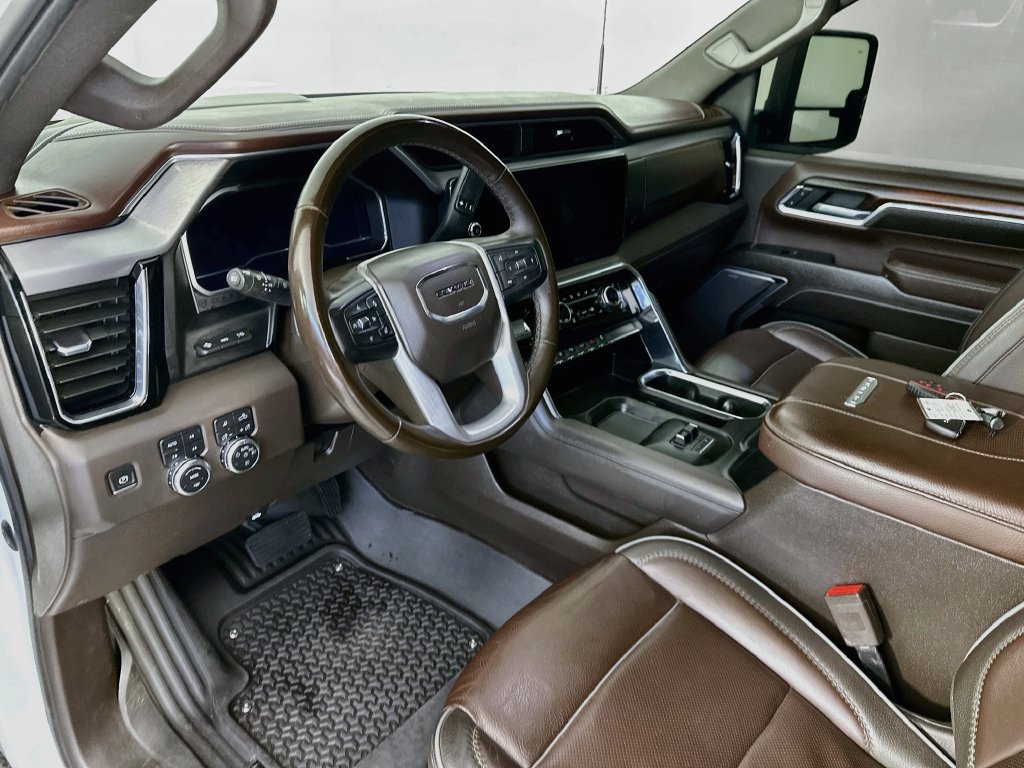 Used 2024 GMC Sierra 3500 Denali w/ Technology Package AWD/4WD image 25