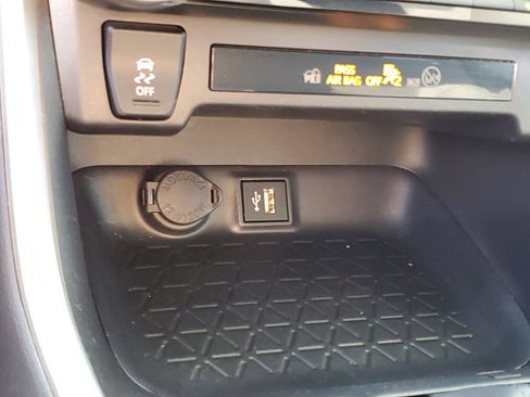 Certified 2025 Toyota RAV4 XLE AWD/4WD image 29