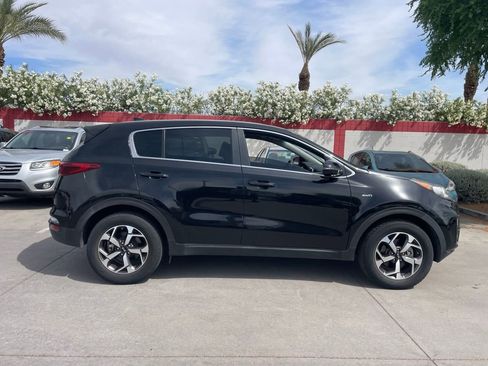 Used 2020 Kia Sportage LX w/ LX Popular Package image 3