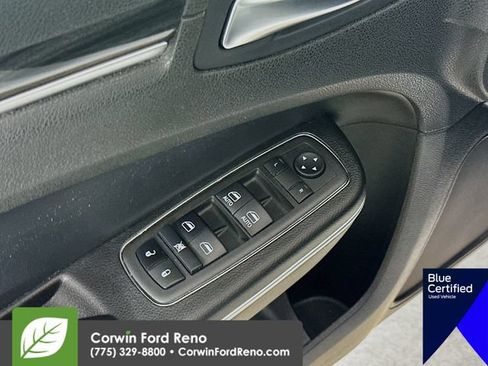 Used 2022 Chrysler 300 Touring L AWD/4WD image 20