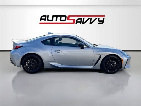 Used 2023 Toyota GR86 Premium w/ ALL Weather Mat Package (TMS) image 8