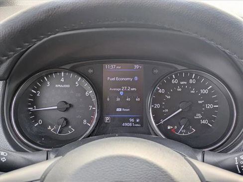 Used 2021 Nissan Rogue Sport SV w/ Technology Package image 11