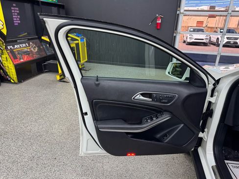 Used 2017 Mercedes-Benz GLA 250 4MATIC image 9