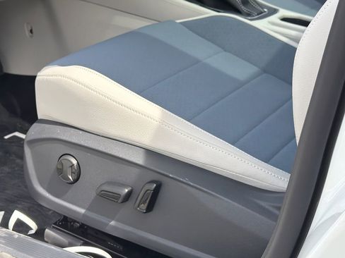 New 2026 Volkswagen Jetta SE image 24