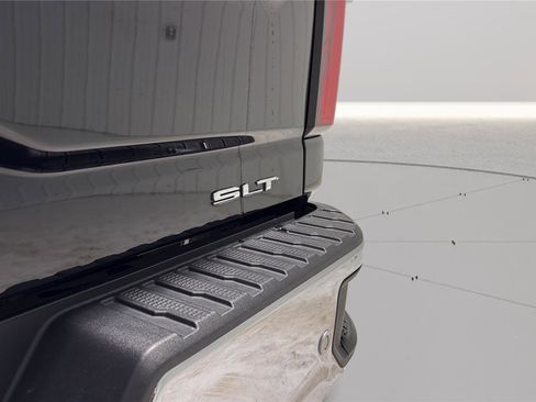 Used 2025 GMC Sierra 2500 SLT w/ SLT Premium Package image 19