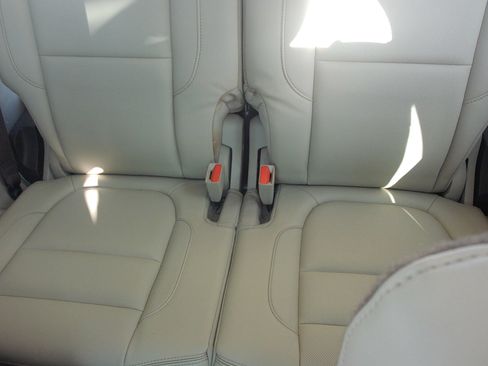 Used 2019 GMC Acadia Denali w/ Technology Package FWD image 39
