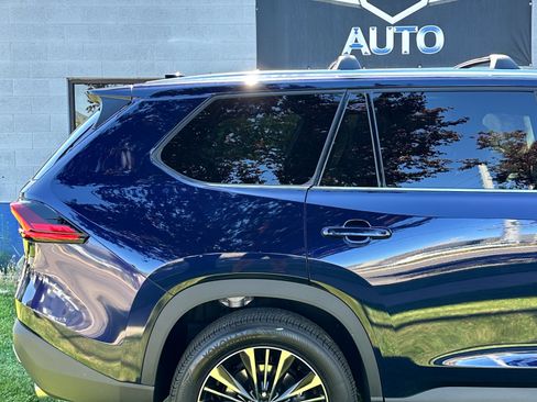Used 2025 Toyota Grand Highlander AWD Hybrid image 6