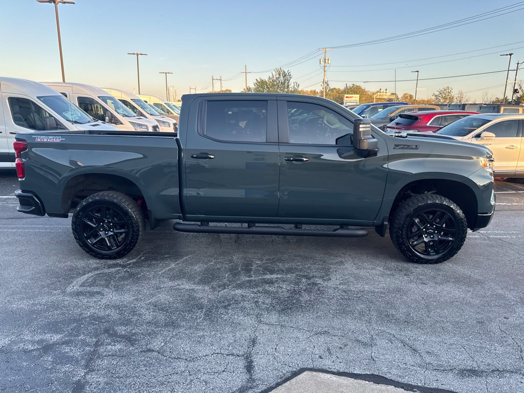 Used 2025 Chevrolet Silverado 1500 LT Trail Boss w/ Convenience Package II AWD/4WD image 2