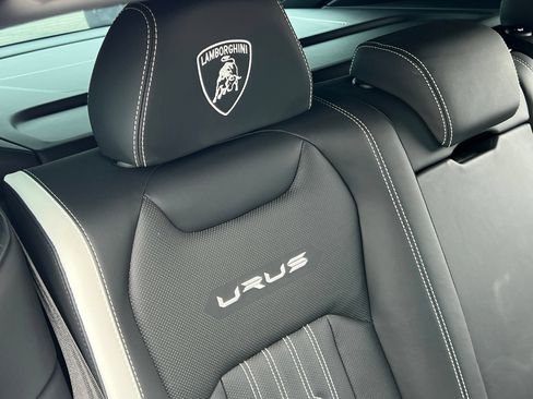 Used 2023 Lamborghini Urus Performante AWD/4WD image 43